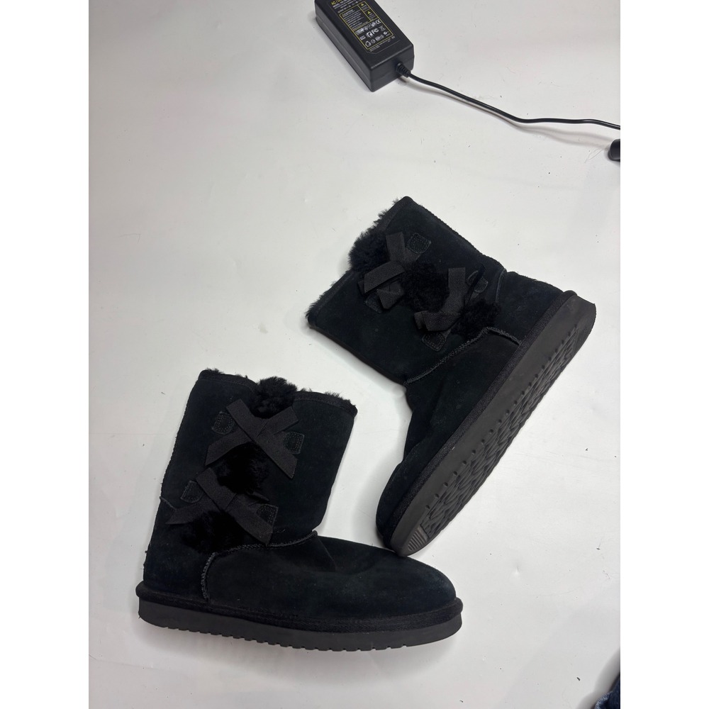 Koolaburra by UGG Victoria Short Black Suede Bow Boots Fall Cozy Chic Womens 7